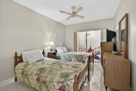 52 Norwich C West Palm Beach FL 33417