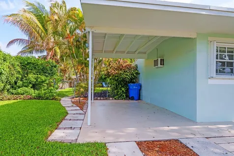 1439 W Broome Street Lantana FL 33462