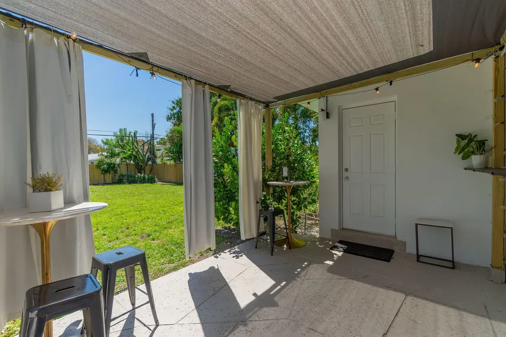 246 NE 14th Street Delray Beach FL 33444