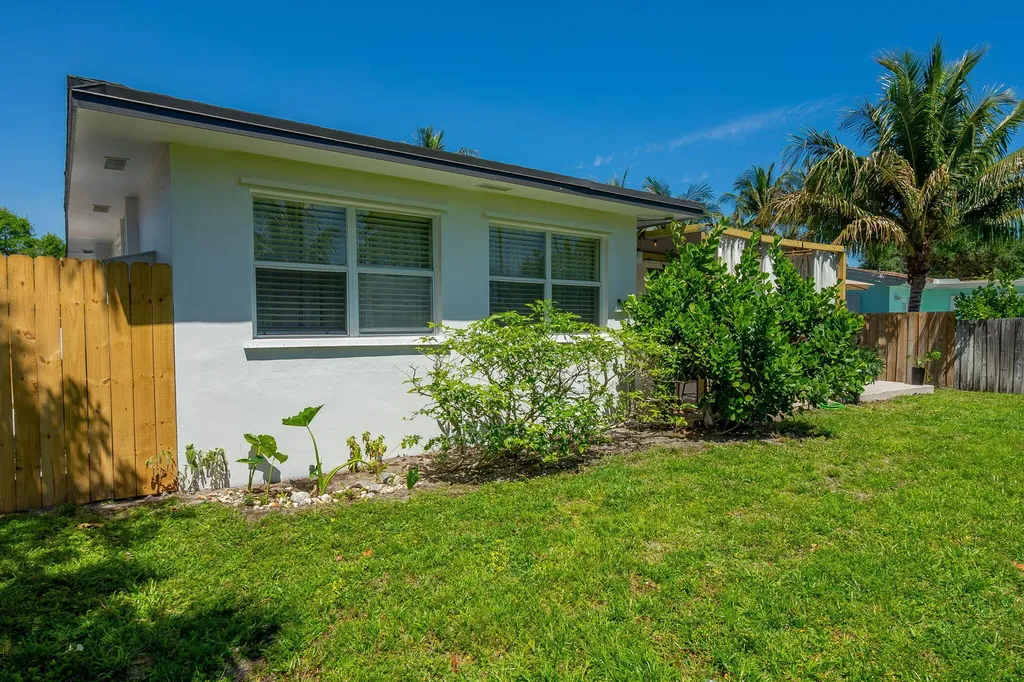 246 NE 14th Street Delray Beach FL 33444