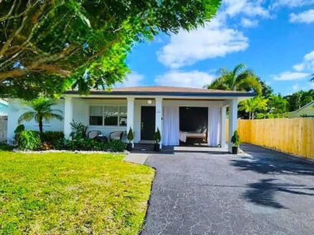 246 NE 14th Street Delray Beach FL 33444