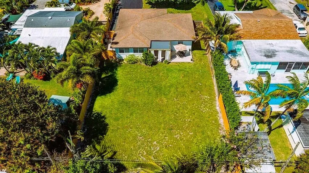 246 NE 14th Street Delray Beach FL 33444