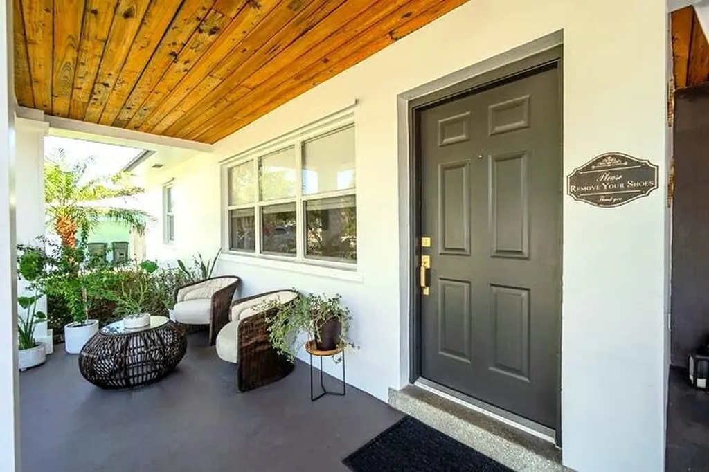 246 NE 14th Street Delray Beach FL 33444
