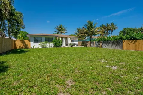 246 NE 14th Street Delray Beach FL 33444