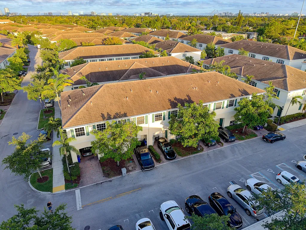 704 SW 2nd Way Pompano Beach FL 33060