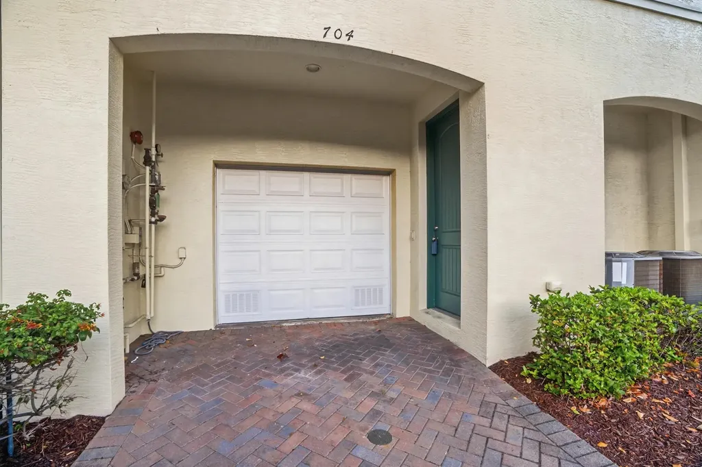 704 SW 2nd Way Pompano Beach FL 33060