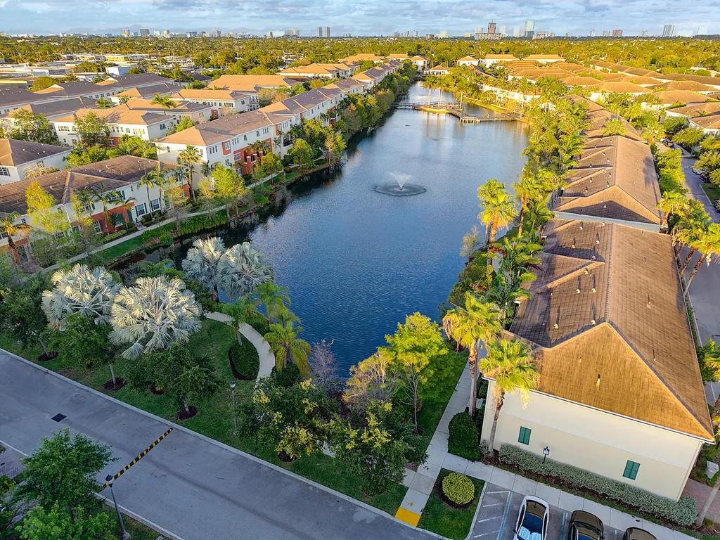 704 SW 2nd Way Pompano Beach FL 33060