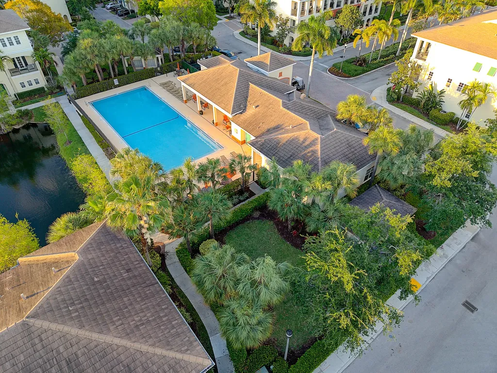 704 SW 2nd Way Pompano Beach FL 33060