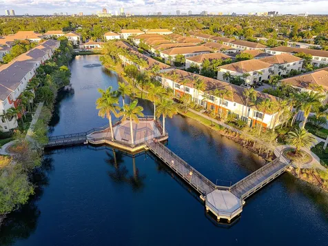 704 SW 2nd Way Pompano Beach FL 33060
