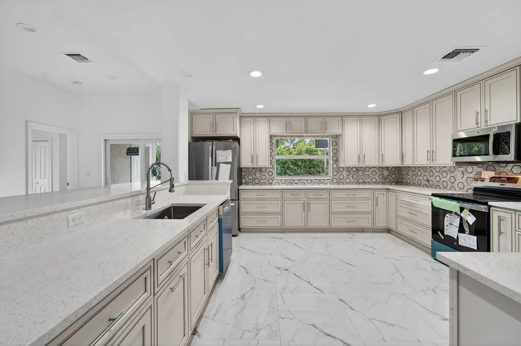 376 SW Paar Drive Port St Lucie FL 34953