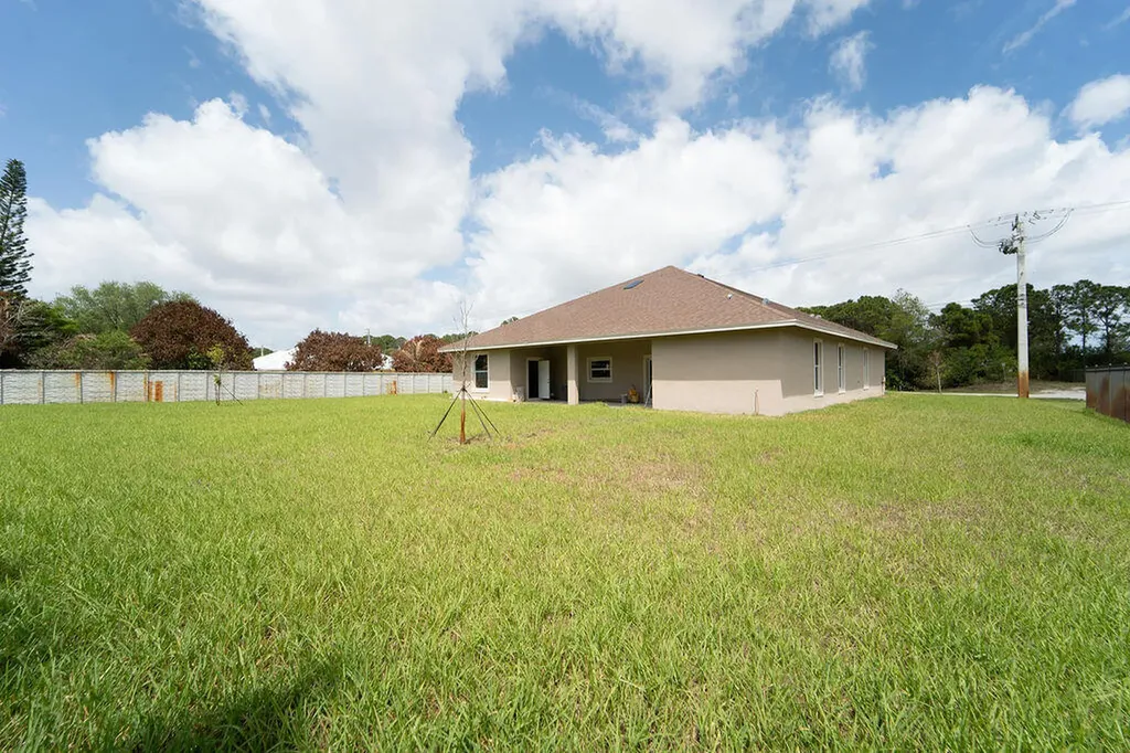 376 SW Paar Drive Port St Lucie FL 34953