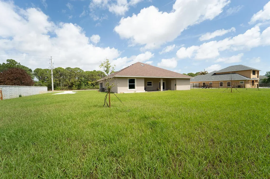 376 SW Paar Drive Port St Lucie FL 34953