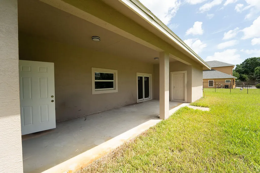 376 SW Paar Drive Port St Lucie FL 34953