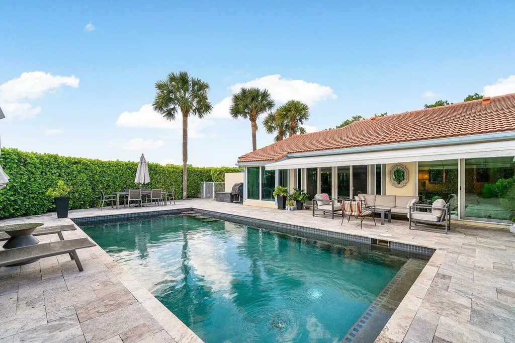 2320 Las Casitas Drive Wellington FL 33414