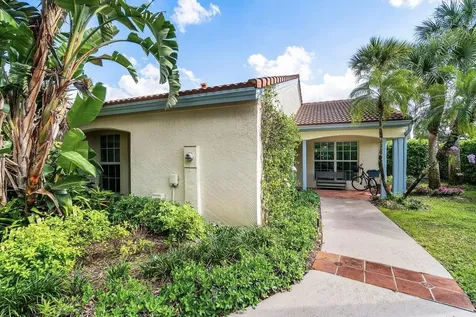 2320 Las Casitas Drive Wellington FL 33414
