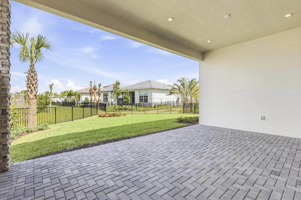 13921 Vivant Drive Palm Beach Gardens FL 33412