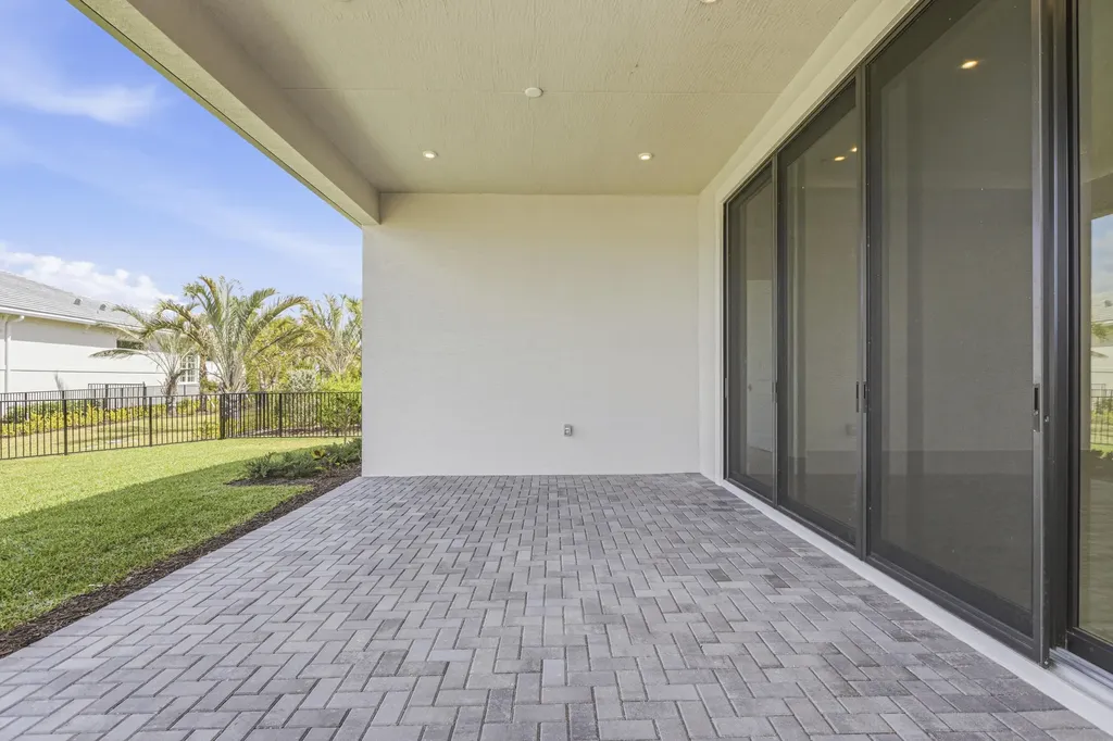 13921 Vivant Drive Palm Beach Gardens FL 33412