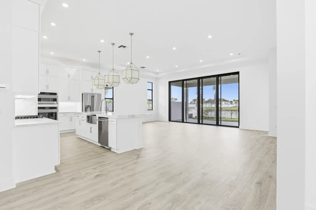 13921 Vivant Drive Palm Beach Gardens FL 33412