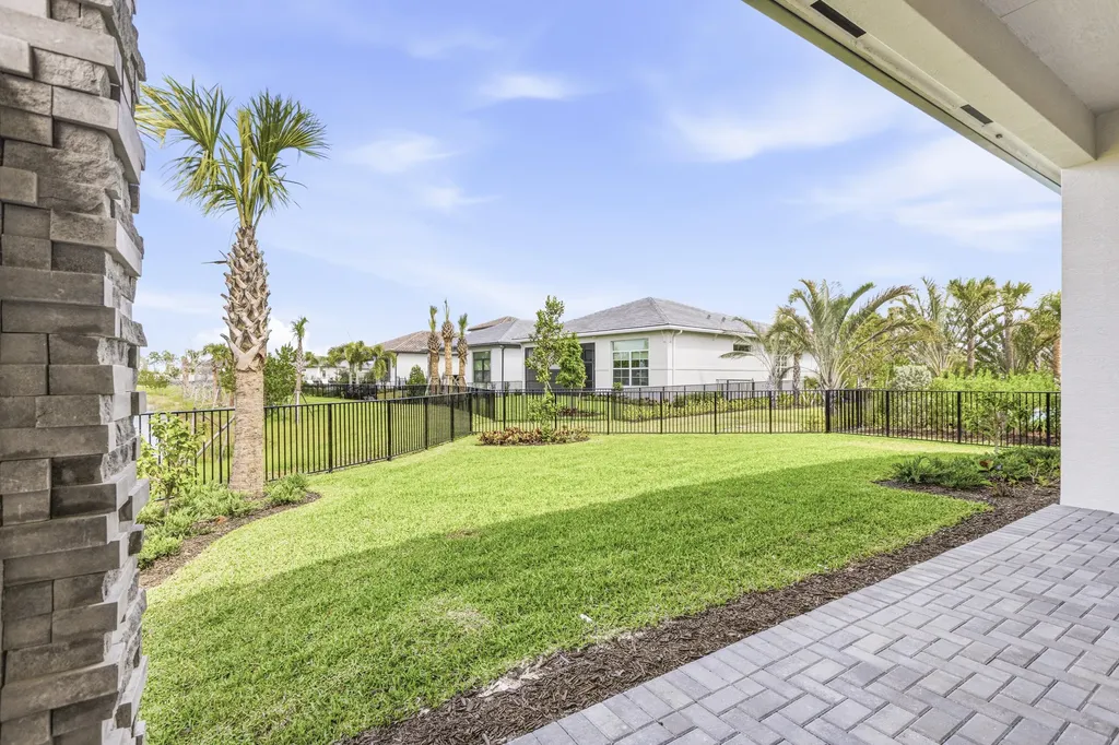 13921 Vivant Drive Palm Beach Gardens FL 33412