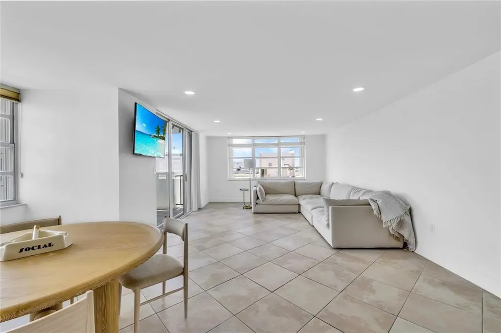 2750 NE 183rd Street Aventura FL 33160