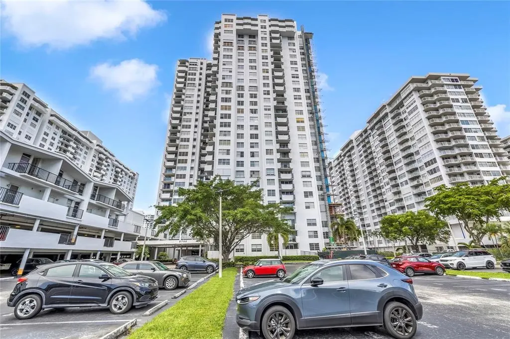 2750 NE 183rd Street Aventura FL 33160