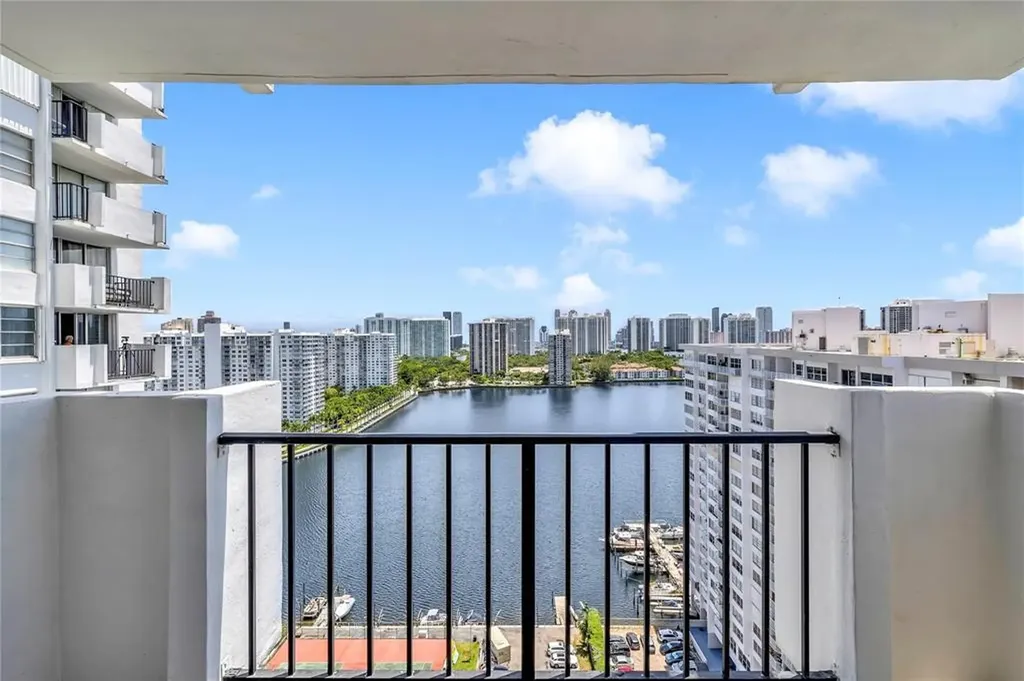 2750 NE 183rd Street Aventura FL 33160