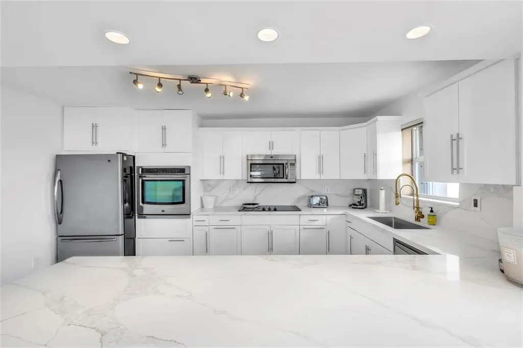 2750 NE 183rd Street Aventura FL 33160