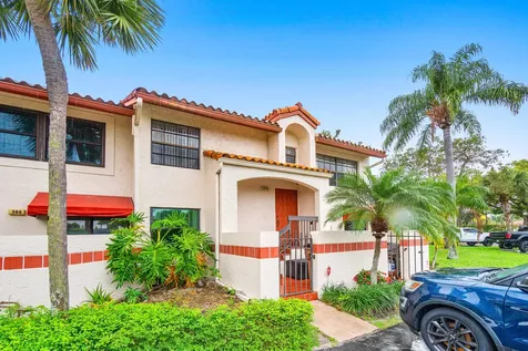 312 Liberty Court Deerfield Beach FL 33442