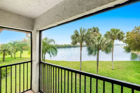 312 Liberty Court Deerfield Beach FL 33442