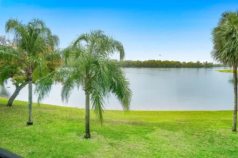 312 Liberty Court Deerfield Beach FL 33442