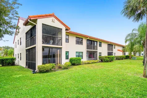 312 Liberty Court Deerfield Beach FL 33442