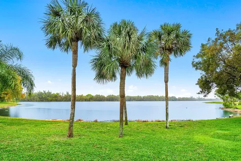 312 Liberty Court Deerfield Beach FL 33442