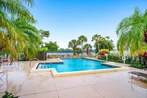312 Liberty Court Deerfield Beach FL 33442