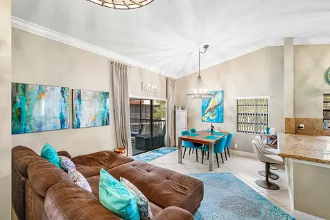 312 Liberty Court Deerfield Beach FL 33442