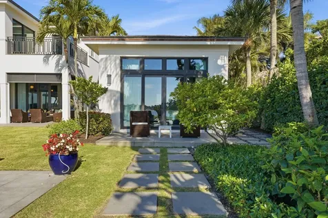 825 W Oyster Lane Lantana FL 33462