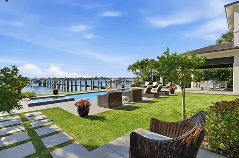 825 W Oyster Lane Lantana FL 33462