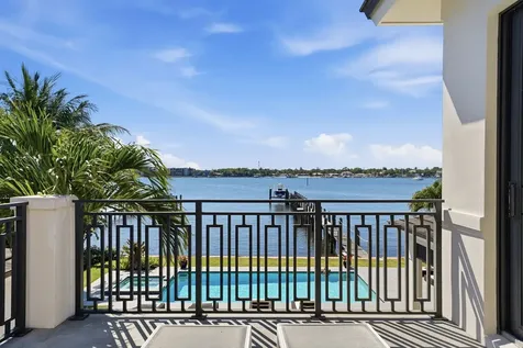 825 W Oyster Lane Lantana FL 33462