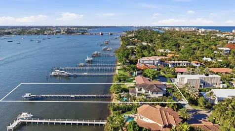 825 W Oyster Lane Lantana FL 33462