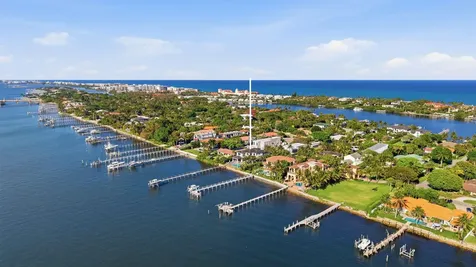 825 W Oyster Lane Lantana FL 33462