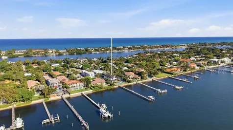 825 W Oyster Lane Lantana FL 33462