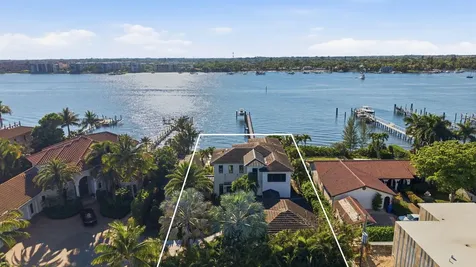 825 W Oyster Lane Lantana FL 33462