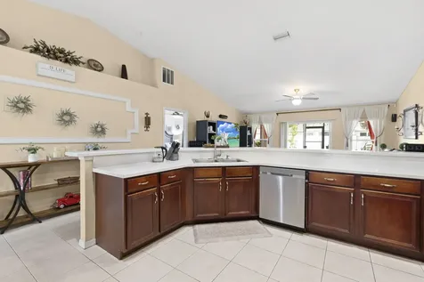 6690 NW Pinson Court Port St Lucie FL 34983