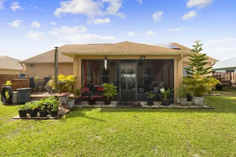 6690 NW Pinson Court Port St Lucie FL 34983