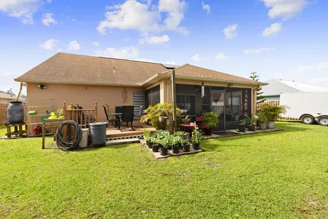 6690 NW Pinson Court Port St Lucie FL 34983
