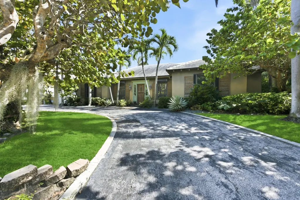112 Algoma Road Palm Beach FL 33480