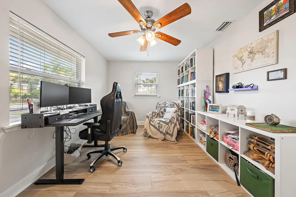 12015 Colony Avenue Palm Beach Gardens FL 33410