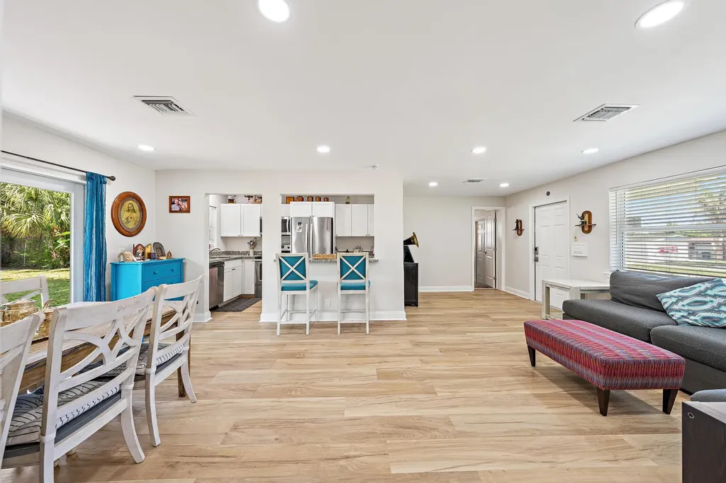 12015 Colony Avenue Palm Beach Gardens FL 33410