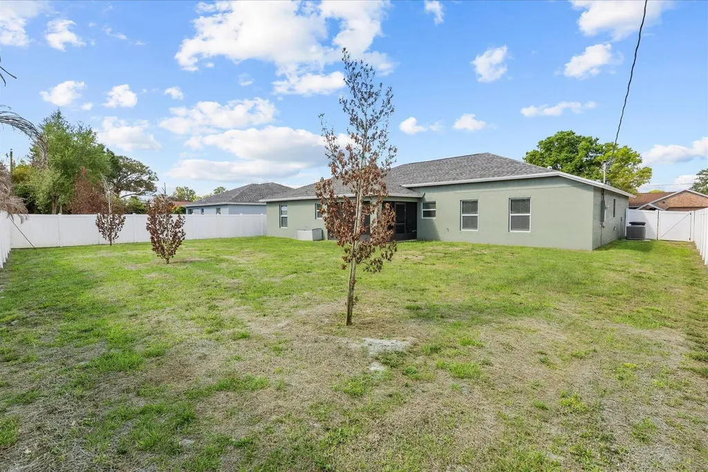 621 SE Prineville Street Port St Lucie FL 34983