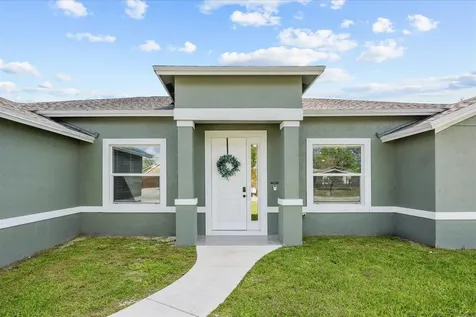 621 SE Prineville Street Port St Lucie FL 34983