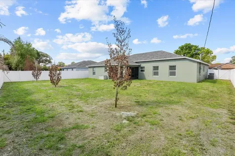 621 SE Prineville Street Port St Lucie FL 34983